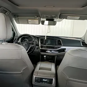 Toyota Highlander 2017