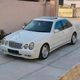 Mercedes-Benz E320 2001