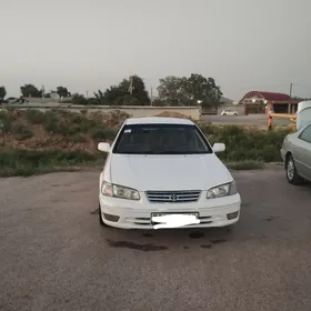 Toyota Camry 2000