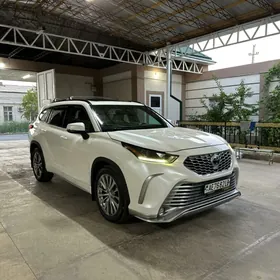 Toyota Highlander 2022