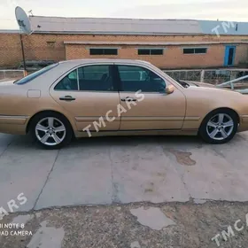Mercedes-Benz E320 1998