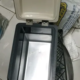 haladilnik 12 v