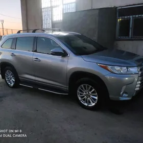 Toyota Highlander 2017
