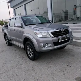 Toyota Hilux 2015