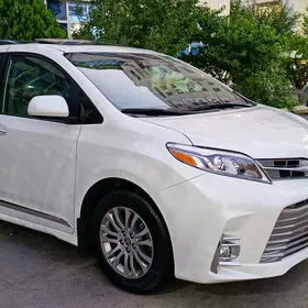 Toyota Sienna 2020