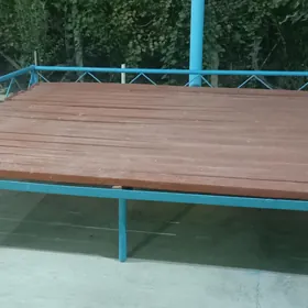 Tapçan otyrylyan krawat
