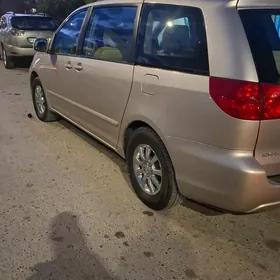 Toyota Sienna 2008