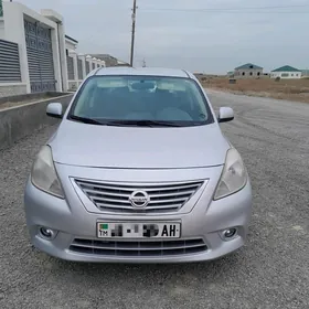 Nissan Versa 2012