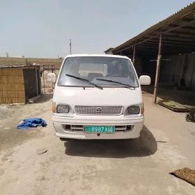 Toyota Hiace 2000