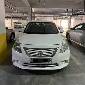 Nissan Versa 2012