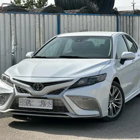 Toyota Camry 2022