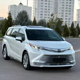Toyota Sienna 2022