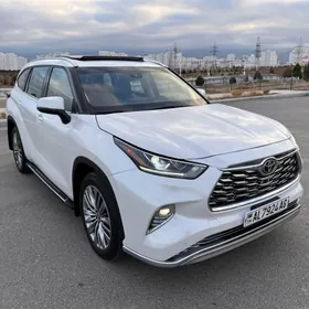 Toyota Highlander 2021