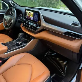 Toyota Highlander 2022