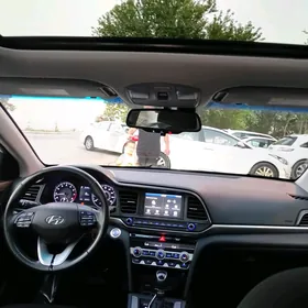 Hyundai Elantra 2020