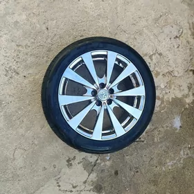 TEKER 215/50ZR 17