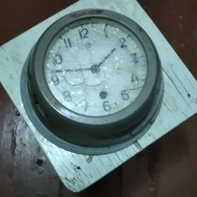 часы.