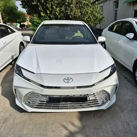 Toyota Camry 2025