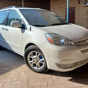 Toyota Sienna 2005