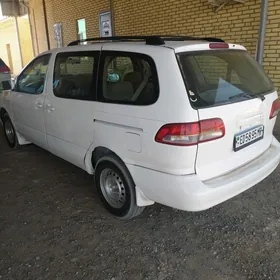 Toyota Sienna 2002