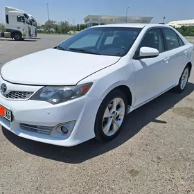 Toyota Camry 2013