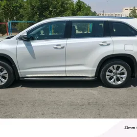 Toyota Highlander 2016