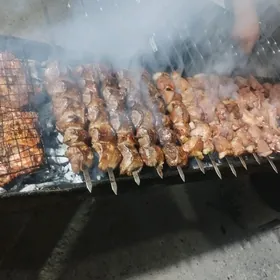Komekci Gyz gerek Kafe