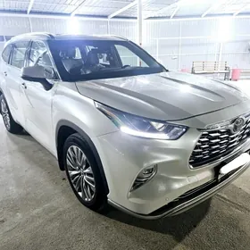 Toyota Highlander 2021