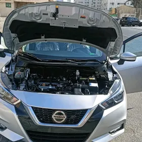 Nissan Versa 2021