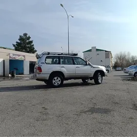 Toyota Land Cruiser 2000