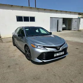 Toyota Camry Hybrid 2018