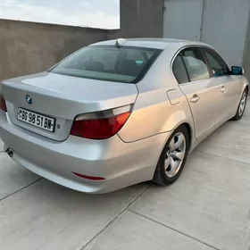BMW E60 2003
