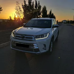 Toyota Highlander 2018