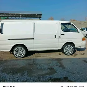 Toyota Hiace 2000