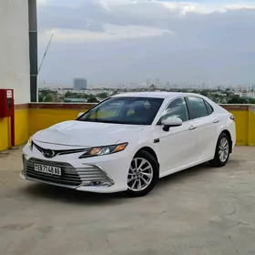 Toyota Camry 2021