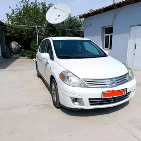Nissan Versa 2010