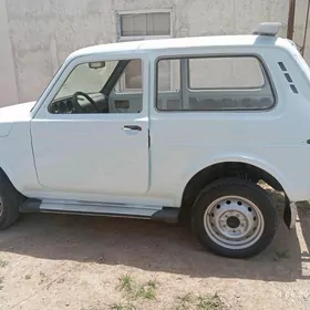 Lada Niva 1995