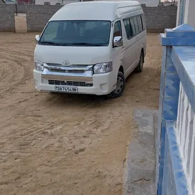 Toyota Hiace 2005