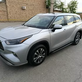 Toyota Highlander 2022