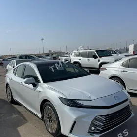Toyota Camry 2025