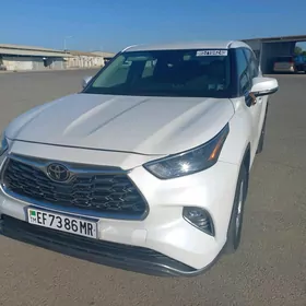 Toyota Highlander 2022