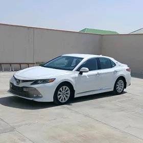 Toyota Camry 2019