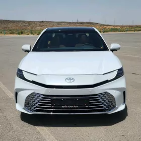 Toyota Camry 2025