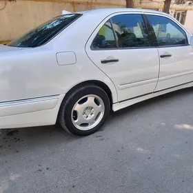 Mercedes-Benz E320 1999