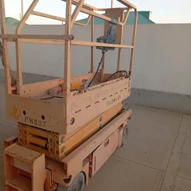 Caterpillar Forklift 2017