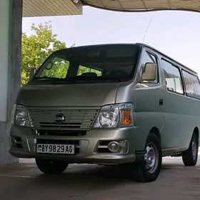 Nissan Urvan 2010