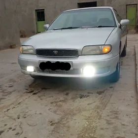 Nissan Bluebird 1996