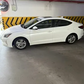 Hyundai Elantra 2020
