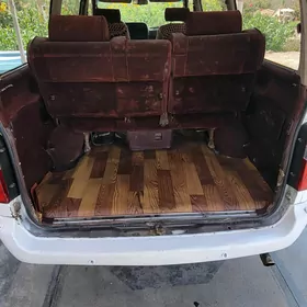 Toyota Hiace 1990