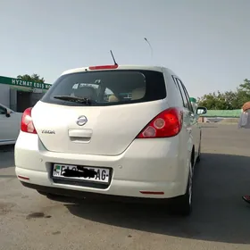 Nissan Tiida 2008